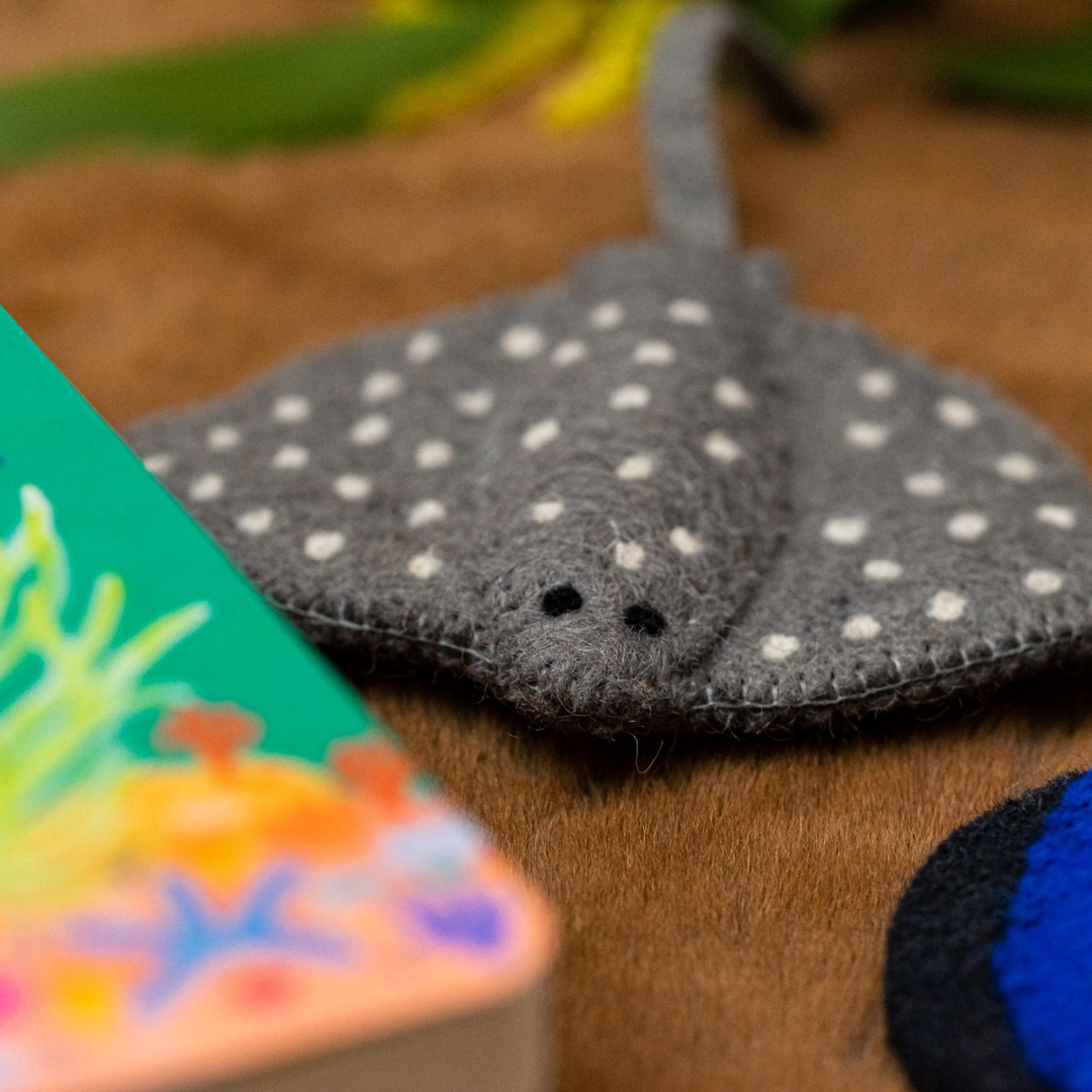"Australia Under the Sea 1, 2, 3" By Frané Lessac - Book and Finger Puppet Set